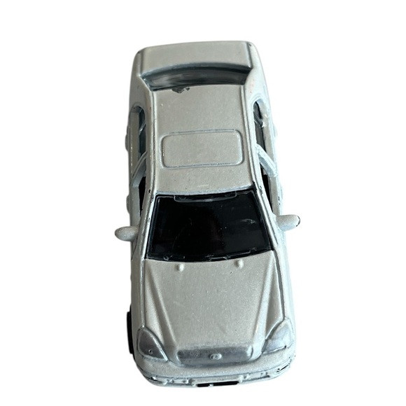 Lexus Pearl Diecast Model Car MotorMax (6064) Lexus LS430 - Picture 1 of 7